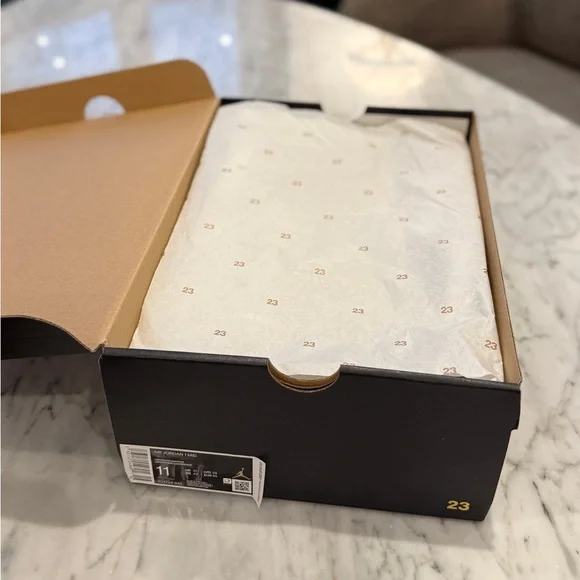 NIKE JORDAN 1 Mid Obsidian Sanded Purple (2020) - Picture 9 of 11